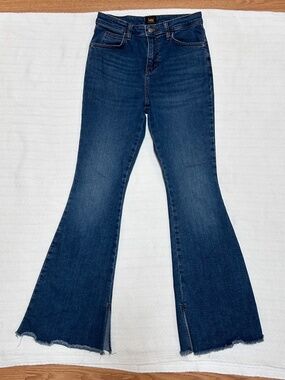 Vintage LEE high waisted flare jeans - dark blue wash sz 26, 27